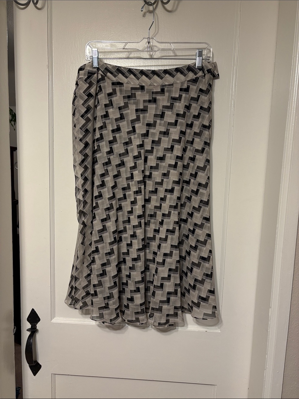 Jones New York 100% Silk Geometric Pattern Midi Skirt in Beige and Black